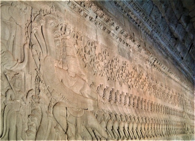 第一回廊の壁面レリーフ